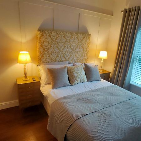Russell Mews Apartment เอนนิส ภายนอก รูปภาพ