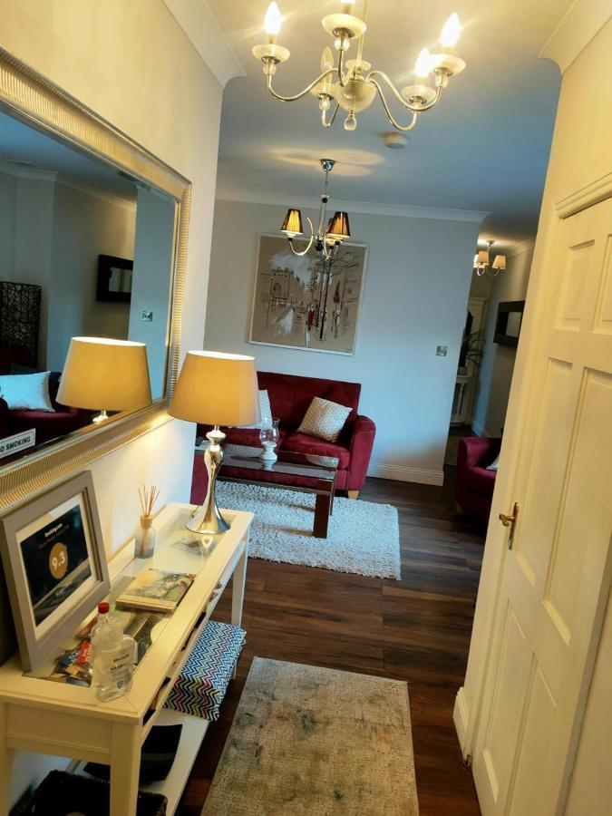 Russell Mews Apartment เอนนิส ภายนอก รูปภาพ
