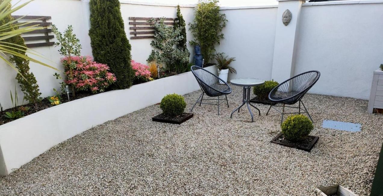 Russell Mews Apartment เอนนิส ภายนอก รูปภาพ