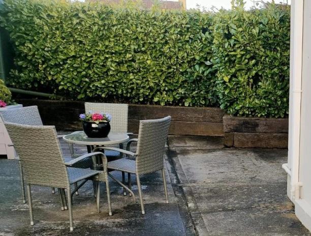 Russell Mews Apartment เอนนิส ภายนอก รูปภาพ
