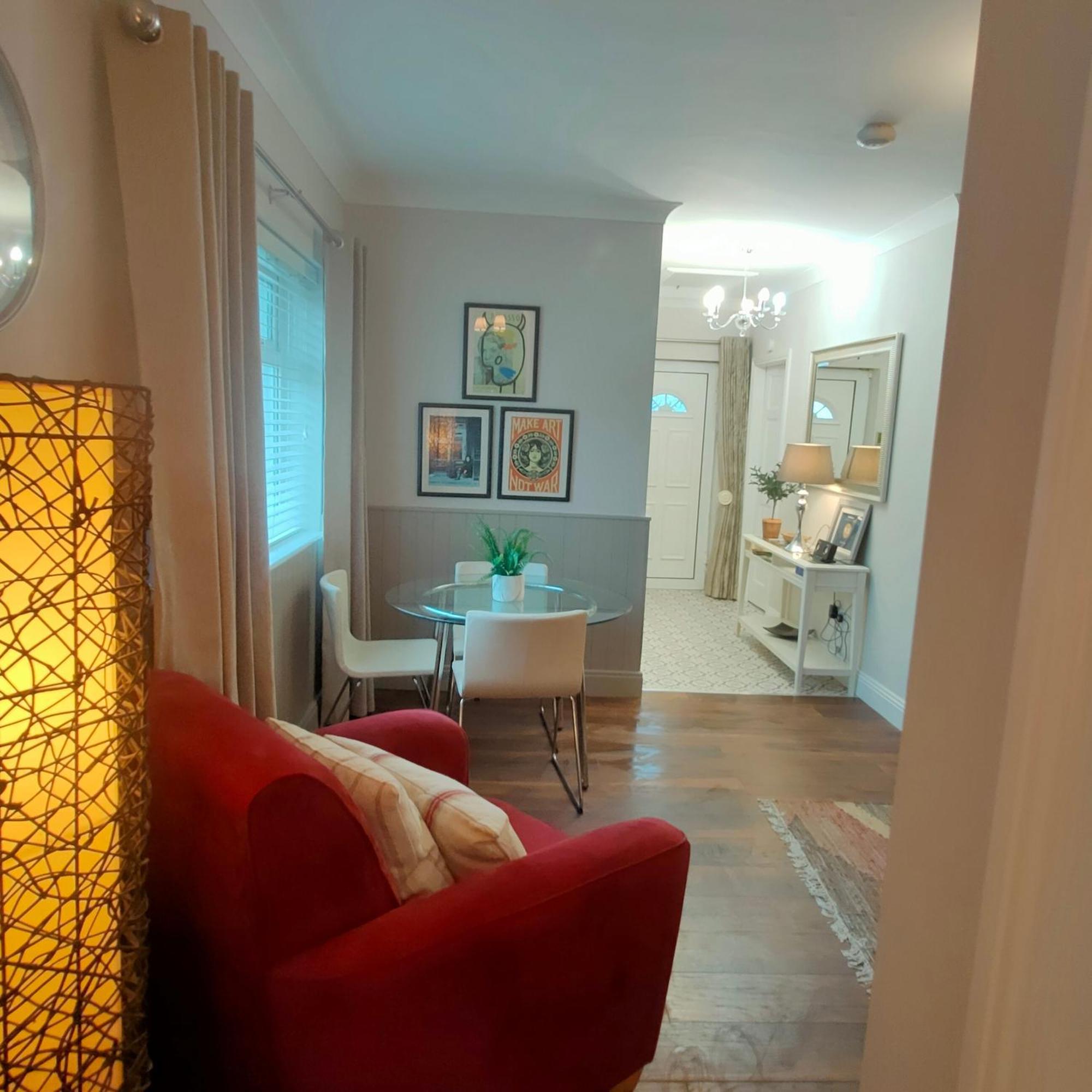 Russell Mews Apartment เอนนิส ภายนอก รูปภาพ
