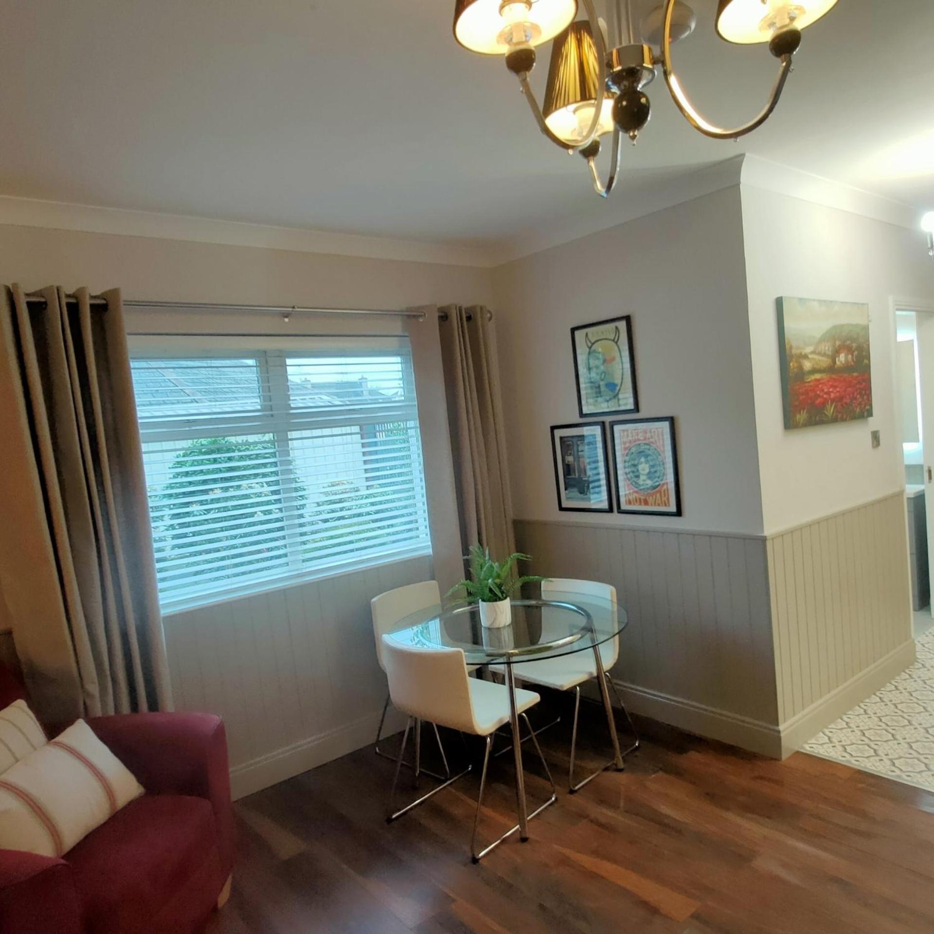 Russell Mews Apartment เอนนิส ภายนอก รูปภาพ
