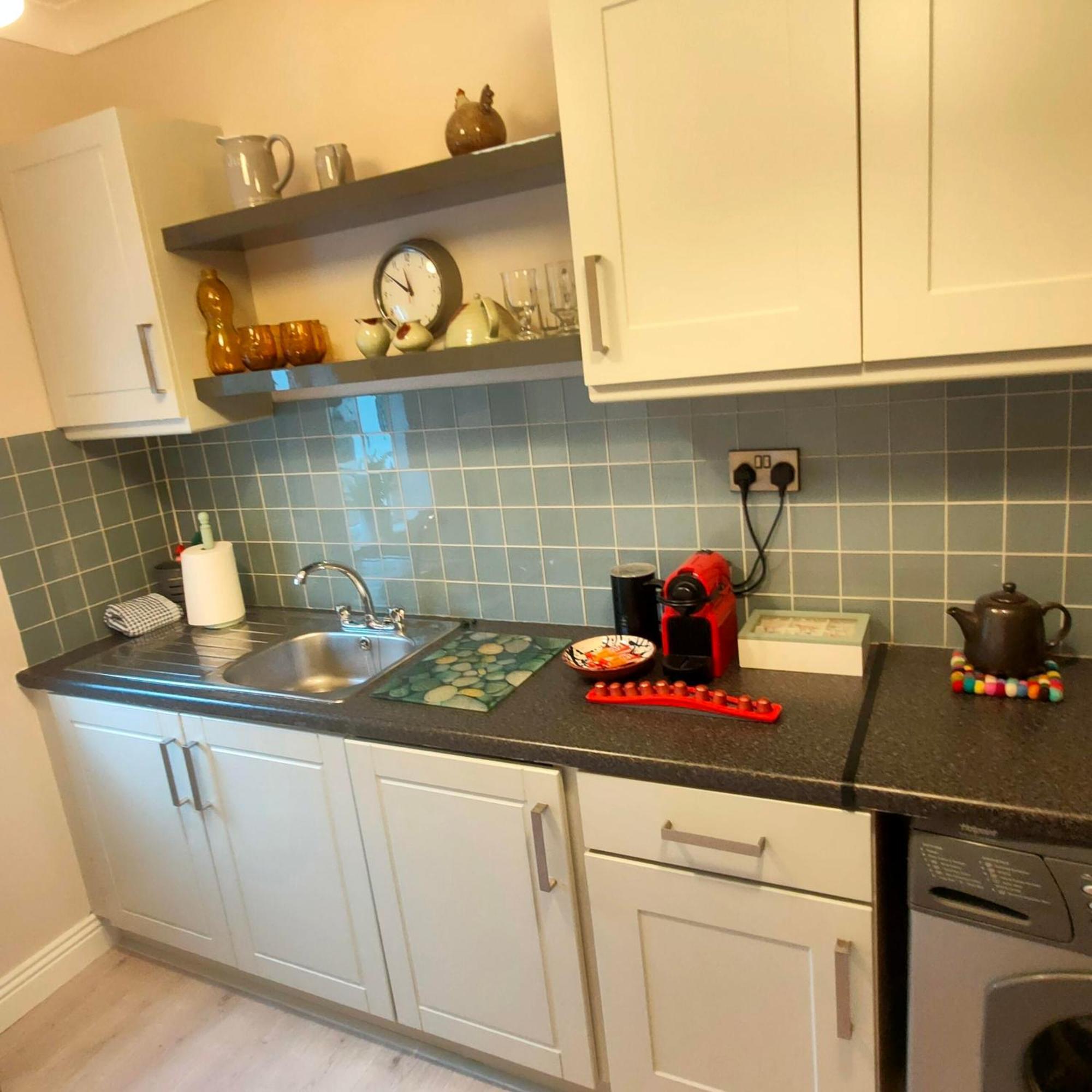 Russell Mews Apartment เอนนิส ภายนอก รูปภาพ