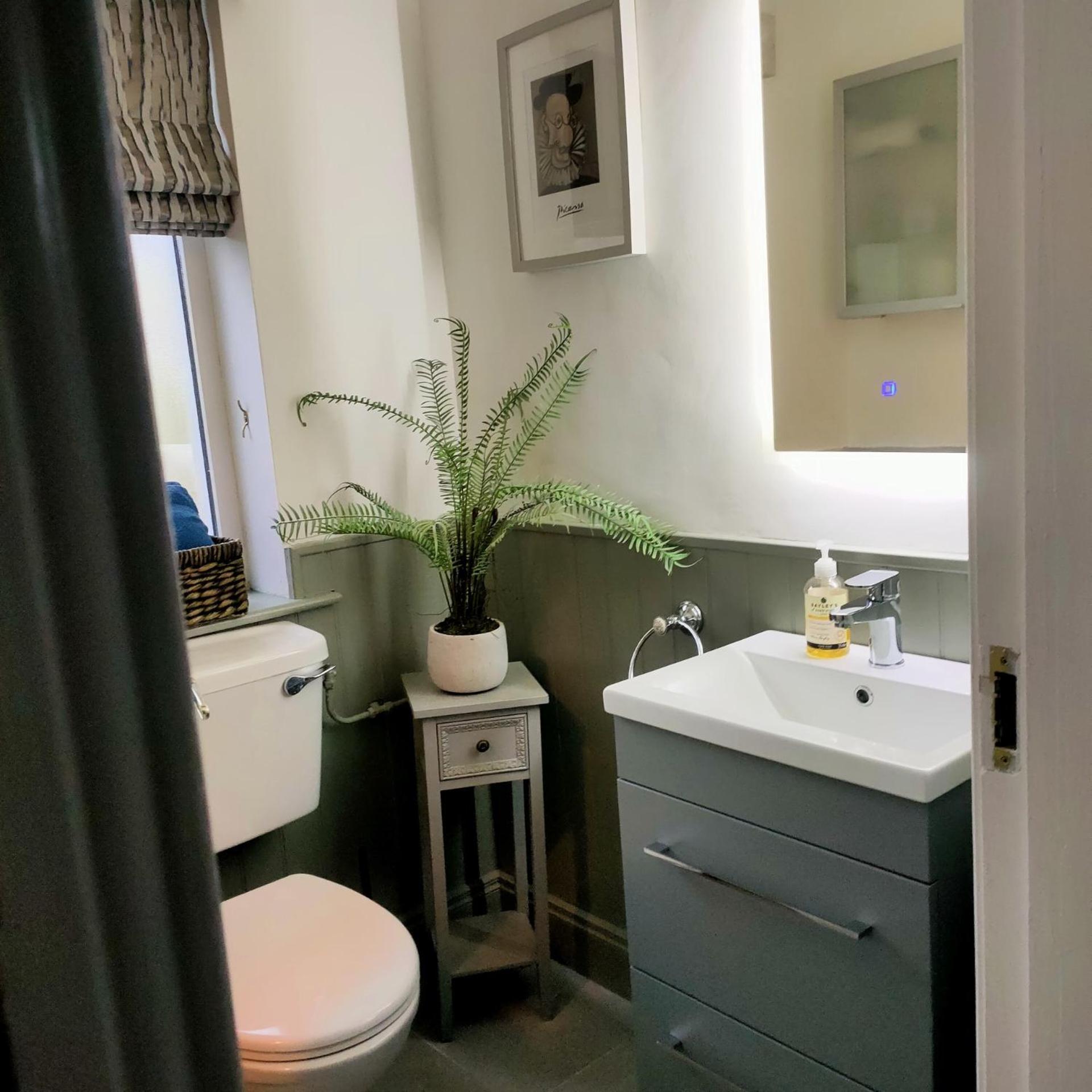 Russell Mews Apartment เอนนิส ภายนอก รูปภาพ