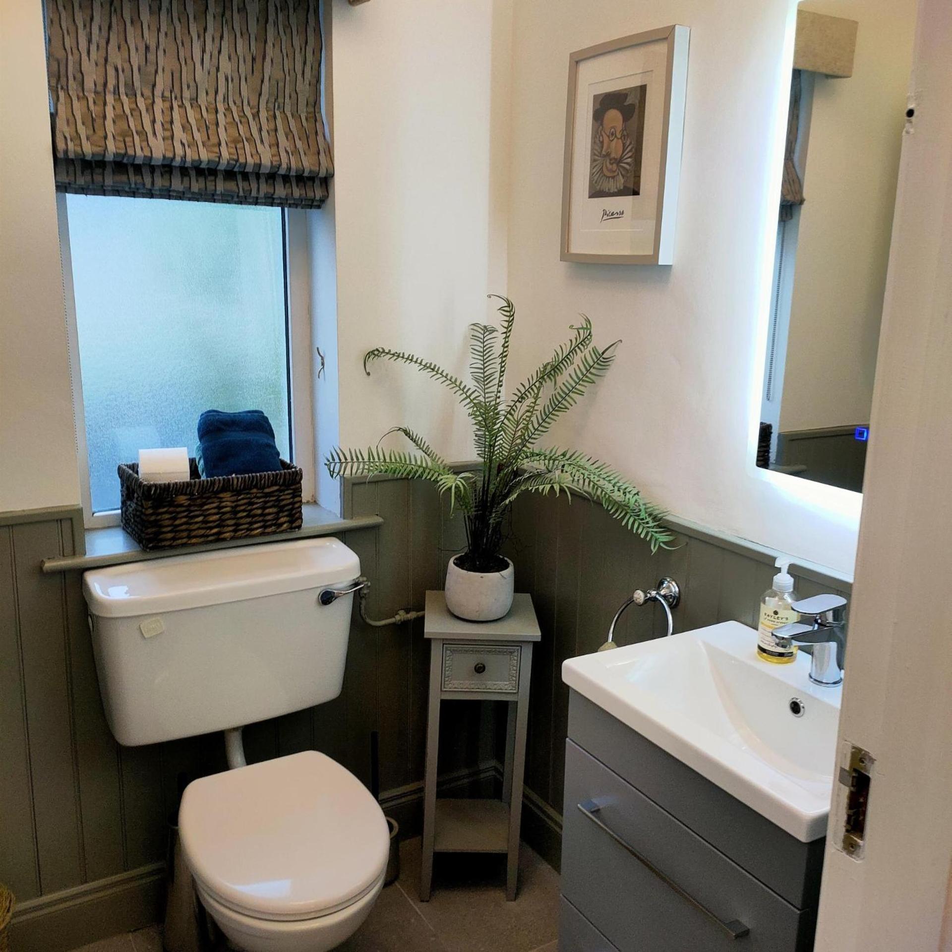 Russell Mews Apartment เอนนิส ภายนอก รูปภาพ